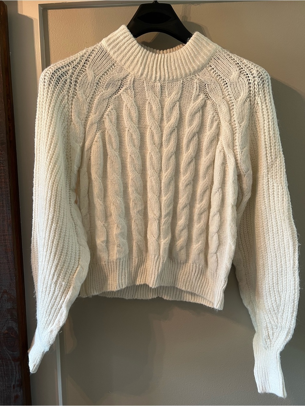 Classic Cable Knit Crewneck Sweater - Ivory
